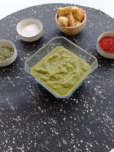 Bezelyeli Pesto